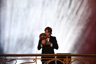 Modric se quedó con el Balón de Oro y Messi fue quinto