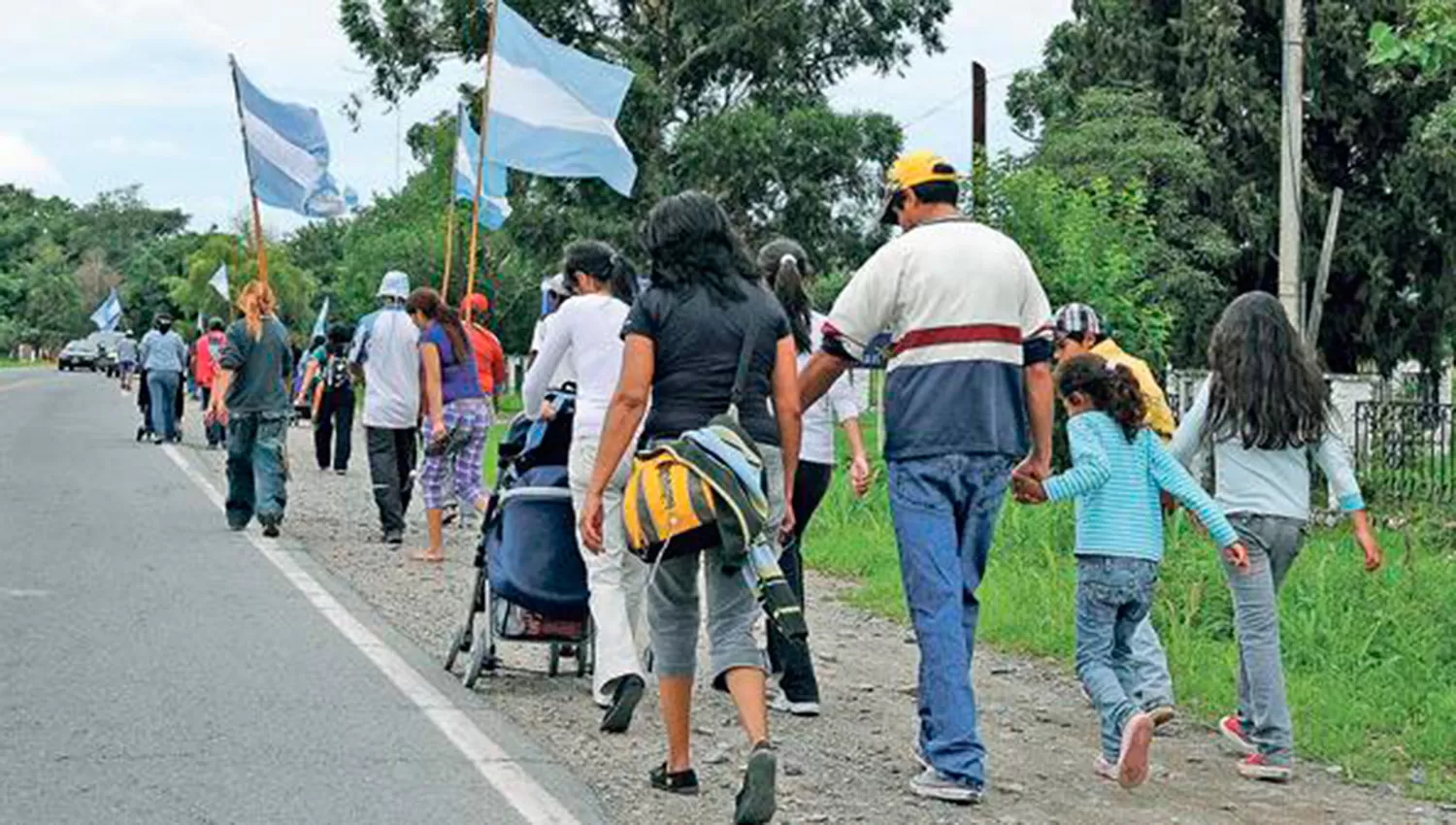 Miles de peregrinos viajan todos los años desde Tucumán a Catamarca. ARCHIVO 