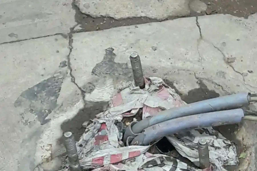 Riesgo para los transeúntes en la ochava suroeste de marcos Paz y Maipú