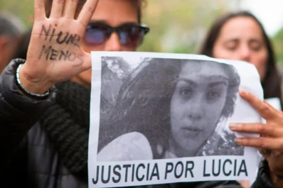 Realizan un paro nacional de mujeres por el fallo de Lucía Pérez