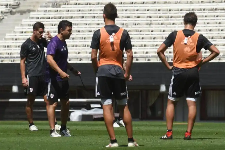 ¿UNO SÍ, EL OTasdfasdsf sfa fadsf saf asf asdf asf asf dasf as está cada vez más complicada por su lesión. prensa carp