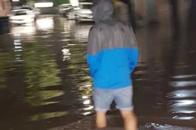 La tormenta causó anegamientos en Tucumán, que continúa en alerta meteorológico