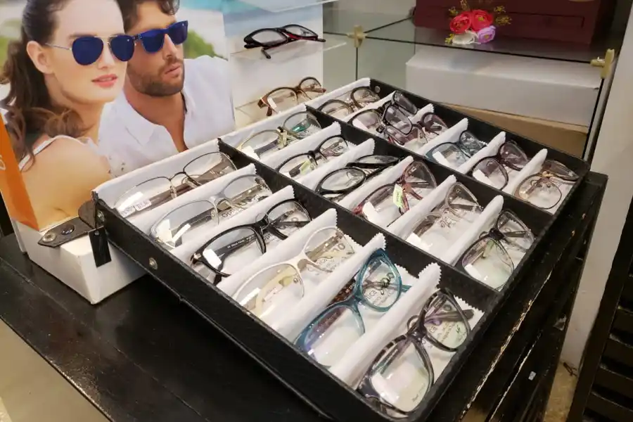 ANTEOJOS DE LEER. Los tratamientos se pueden hacer en cualquier modelo, inclusive en el de niños.