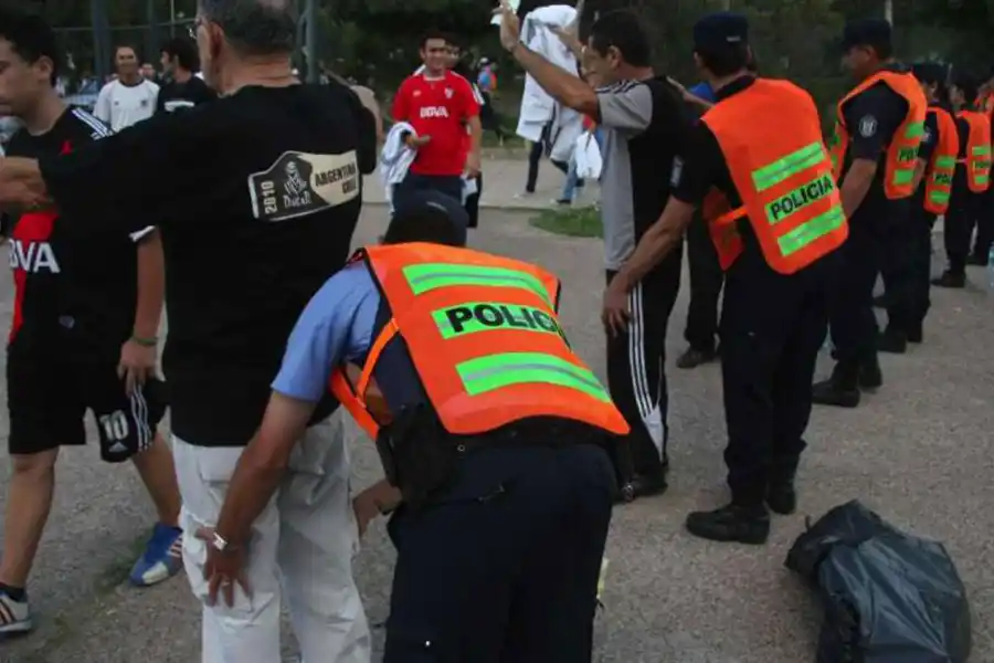 CONTROLES EN LAS CANCHAS / 