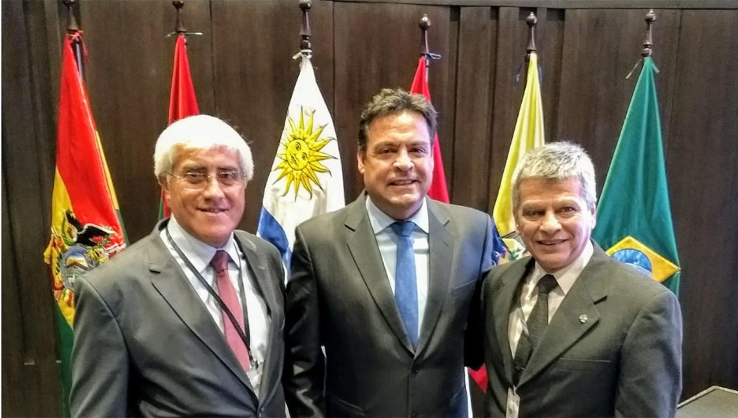 El secretario de Gobierno de Banda del Río Salí, Miguel Vázquez; el alcalde de La Paz, Luis Revilla Herrero, y el empresario tucumano Rodolfo Di Pinto.