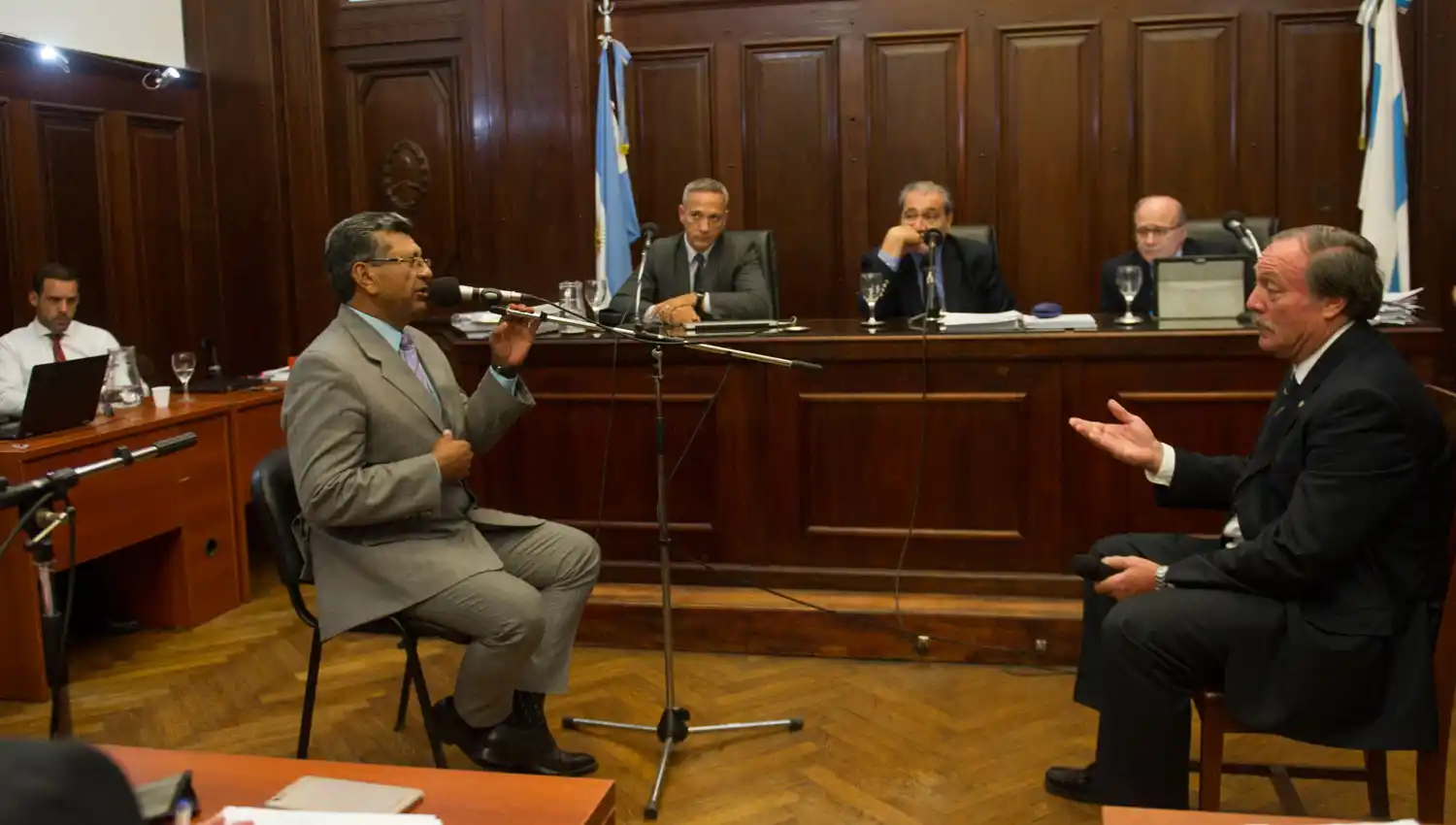 CAREO2. Di Lella - Brito.