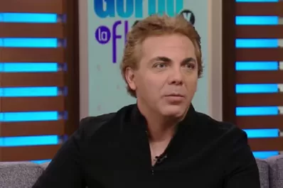 Cristian Castro confesó que le gusta tomar leche en mamadera por las noches