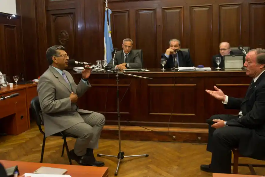 CAREO2. Di Lella - Brito.