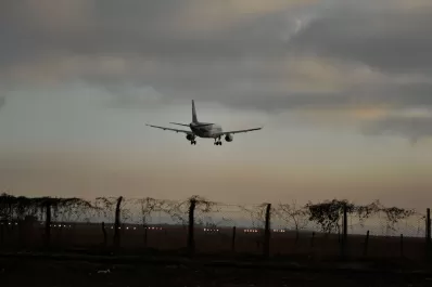 En Tucumán, los aviones podrán aterrizar con clima adverso