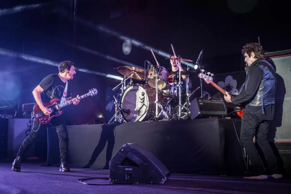 “HACIENDO COSAS RARAS”. El fuerte y firme sonido de Divididos retorna a Tucumán en la gira de celebración por sus tres décadas como banda. prensa