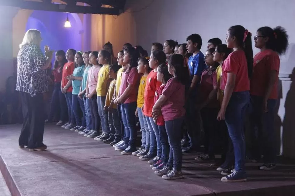 TIEMPO DE VILLANCICOS. El Coro de Niños canta en el Teatro San Martín.  