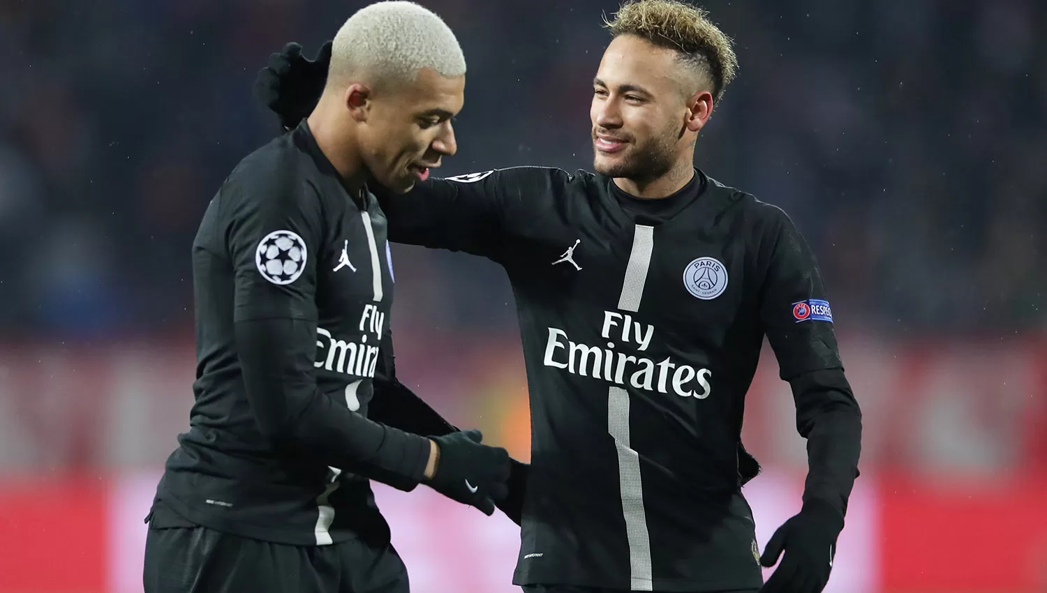 Kylian Mbappé y Neymar anotaron en la victoria del PSG. (REUTERS)