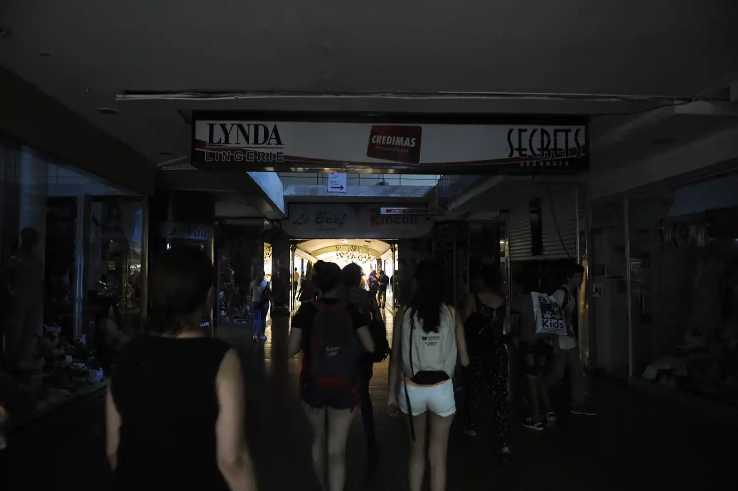 Calor y apagón: el corte de luz cambió el humor de los comerciantes