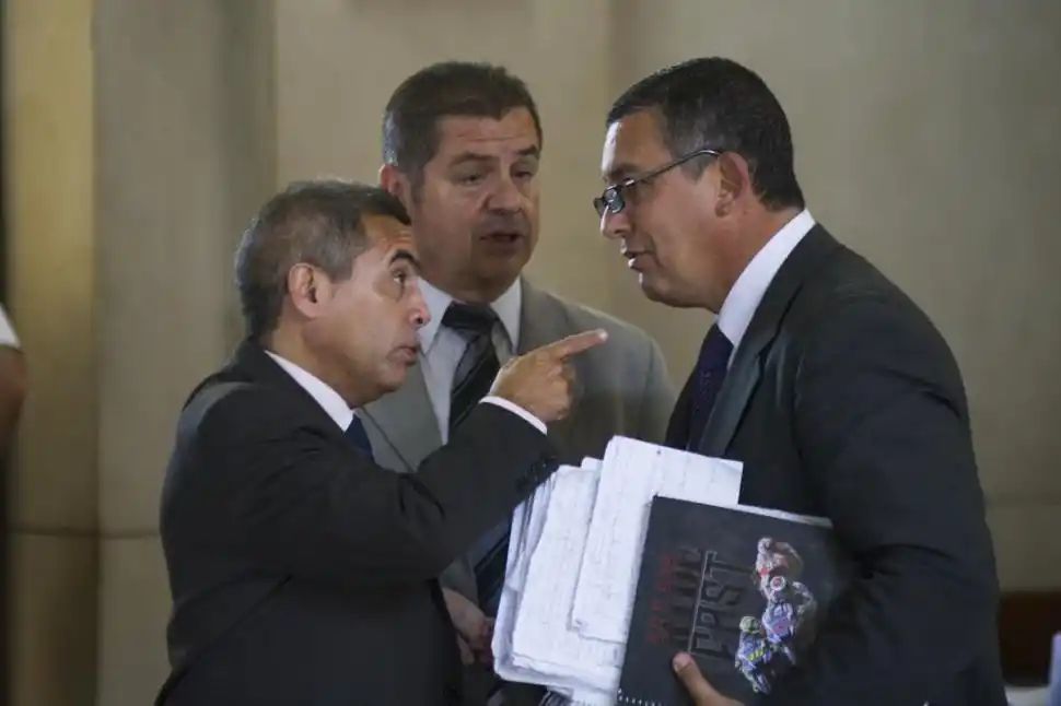 “ESTA DEFENSA NO TRAICIONA”. Carlino (defensor de Barrera) le advierte -y señala- a Morales (Di Lella).