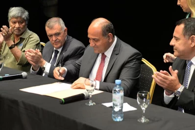 Manzur: “hay que cuidar al que trabaja y al que produce”