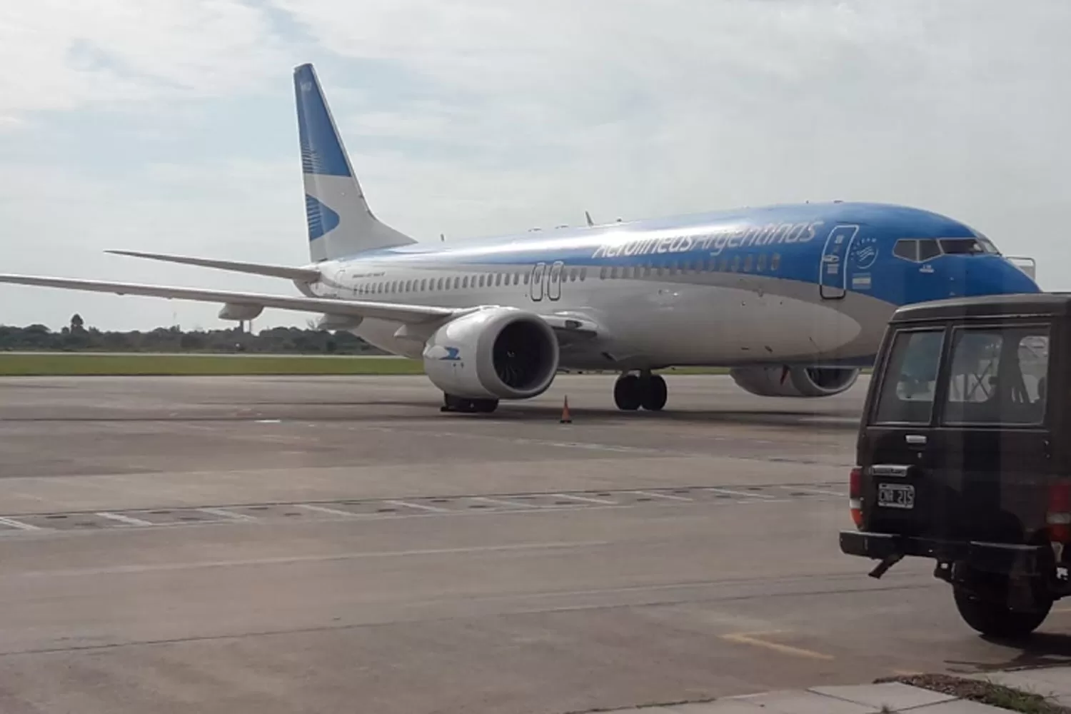 EN PISTA. La aeronave aterrizó en Tucumán alrededor de las 5.