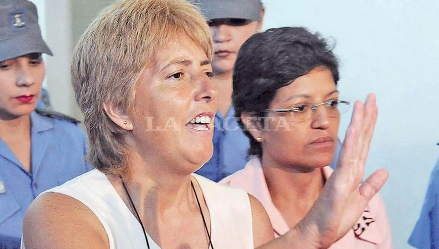 EN 2009. Nélida Fernández y Susana Acosta, durante el juicio en su contra.
