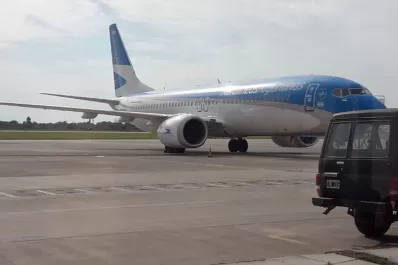 Un avión de Aerolíneas aterrizó en Tucumán por un problema técnico
