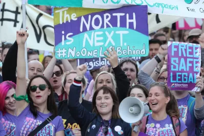 Irlanda, uno de los países más católicos, legalizó el aborto