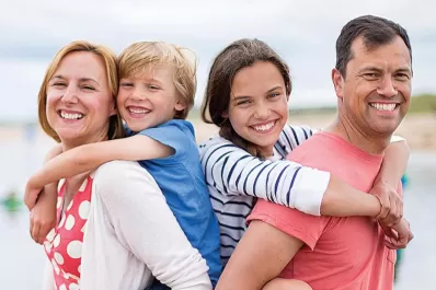 Familias ensambladas: cómo consensuar y organizar la reunión de estas Fiestas