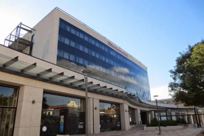 Comer, brindar y bailar