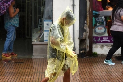 Cesó la alerta para Tucumán pero las lluvias se extenderían durante todo el sábado