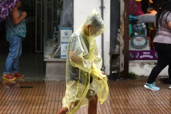 Cesó la alerta para Tucumán pero las lluvias se extenderían durante todo el sábado