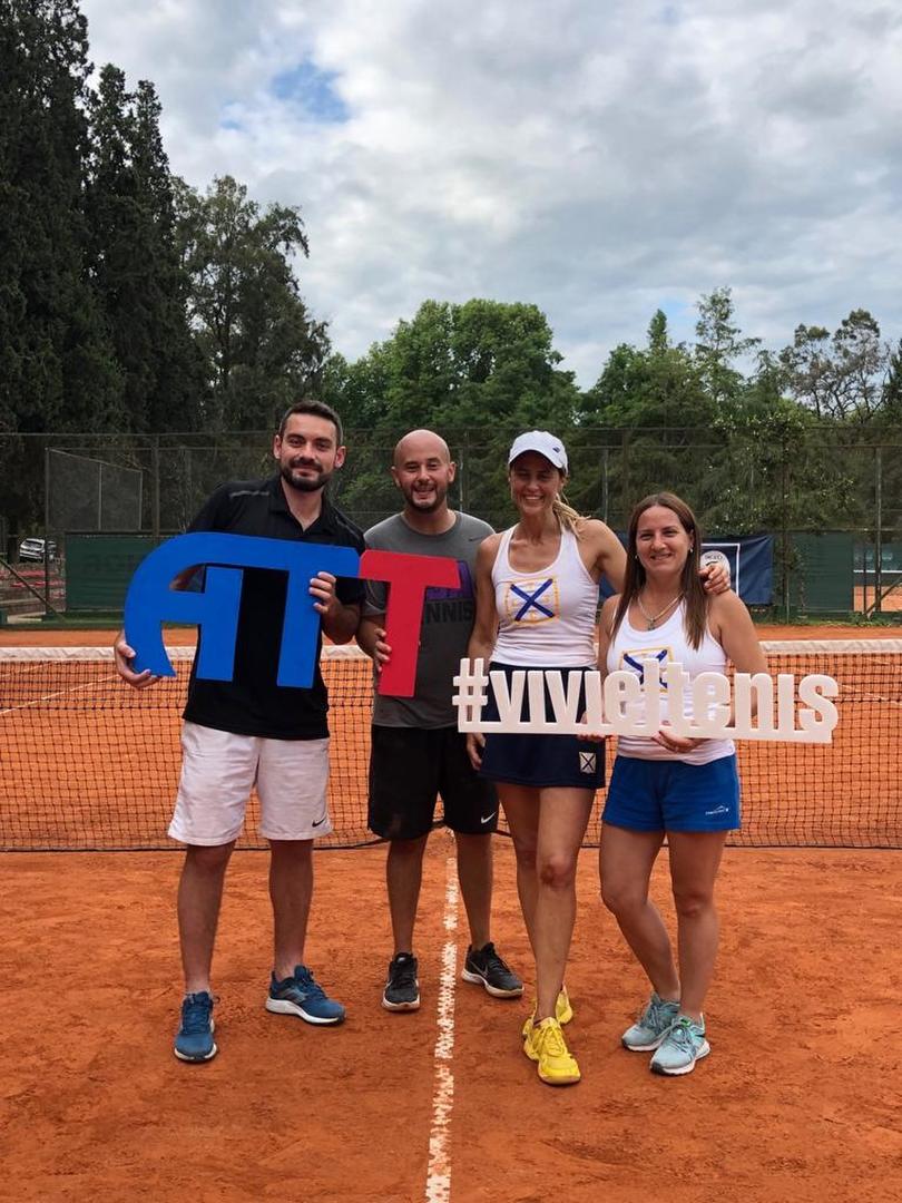 LAWN TENNIS A. “Maxi” Ortega, Leonel Brok, Celeste Molloy y Valeria Rossi. gentileza asociacion tucumana de tenis 