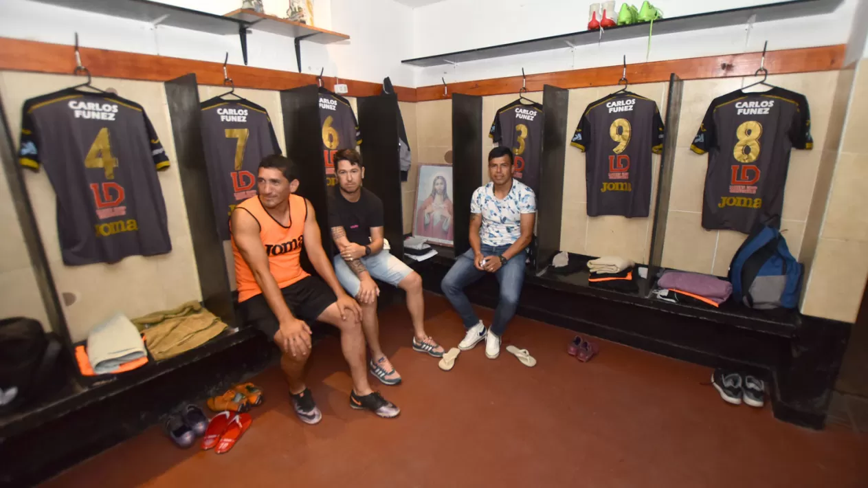 Jugadores de Concepción FC repararon las instalaciones de su club
