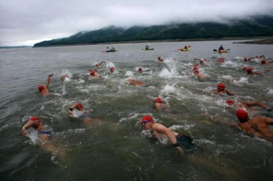 “X Cruce Internacional a nado de El Cadillal”: más duro de lo normal