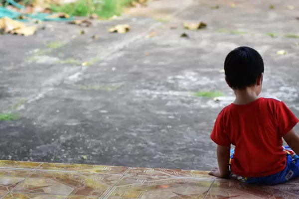 Conmoción: 25 niños y adolescentes fueron retirados de hogares religiosos por maltrato