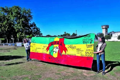 UPAL tiene dos banderas: una propia y otra de sus hinchas