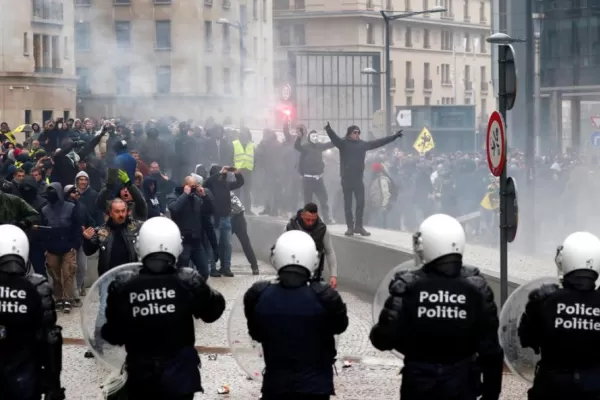 El pacto de la ONU incendió Bruselas