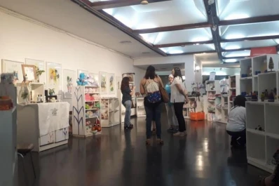 Feria de jugueteros para regalar productos hechos por tucumanos