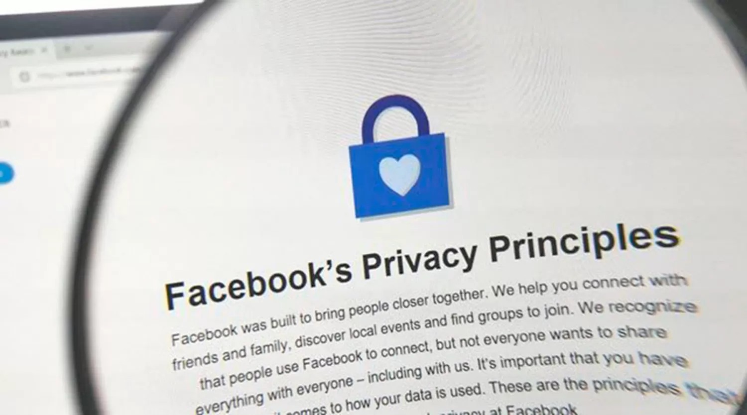 ¿Netflix y Spotify accedieron a mensajes privados de clientes por culpa de Facebook?