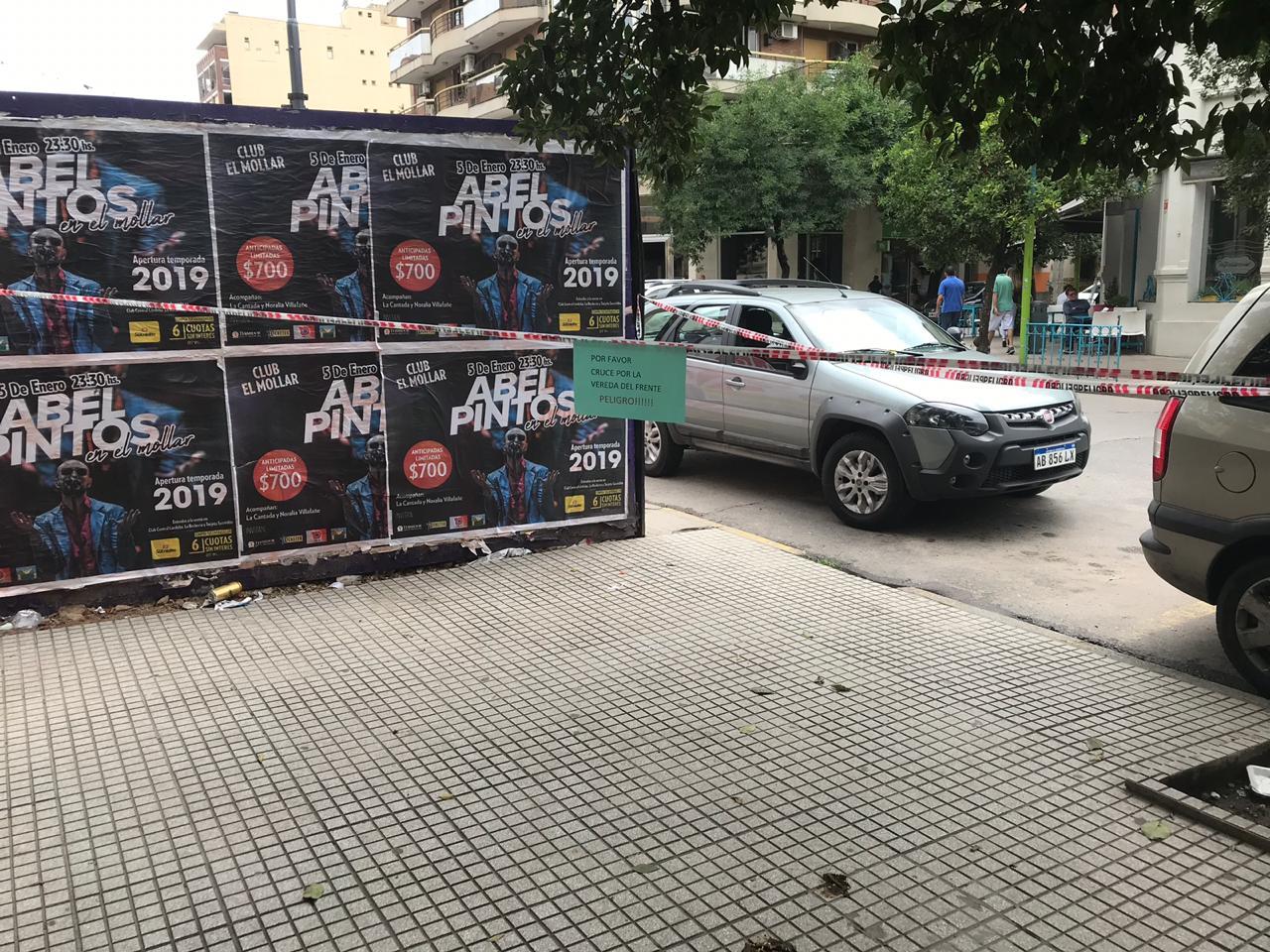 ¡Peligro! Prohibieron el paso peatonal por la vereda de Maipú y Marcos Paz