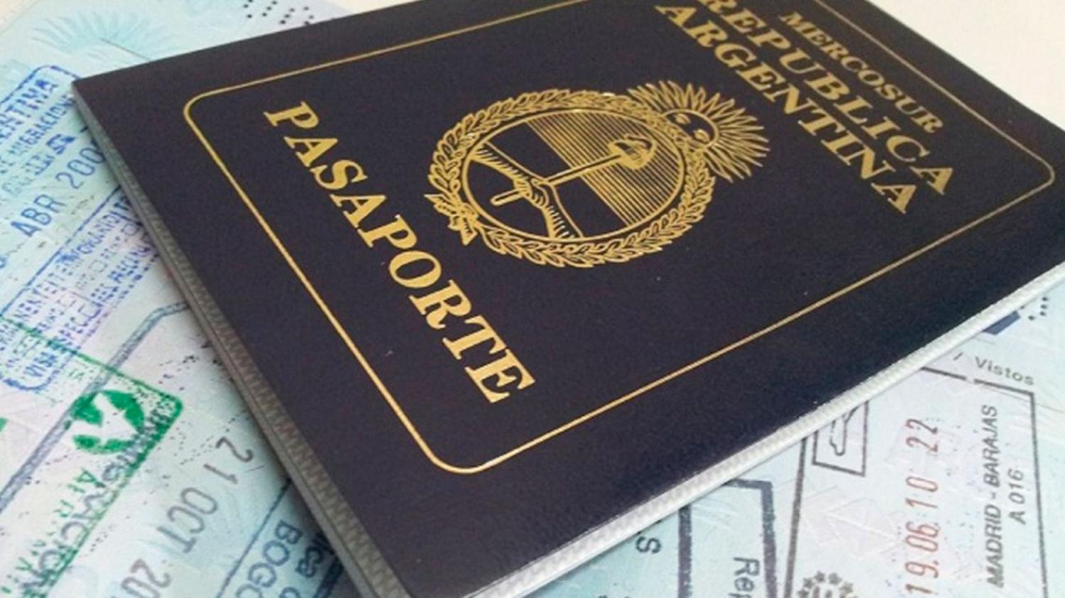 INFALTABLE. El pasaporte actualizado es necesario para salir del país.