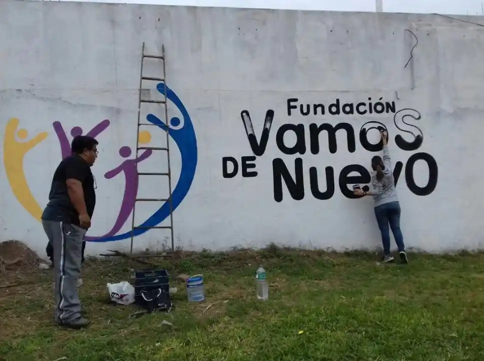 LIMPIEZA. Pisos y paredes estaban llenos de suciedad.