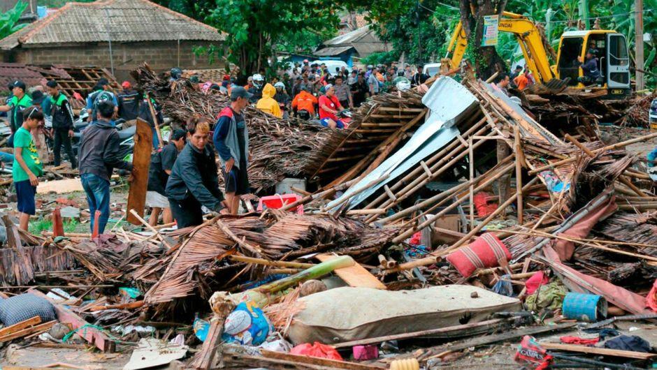 DESTRUCCIÓN TOTAL. Muertos, heridos y construcciones destrozadas tras el paso del tsunami.