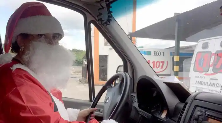 MARÍA LORENA BUCCI. Es chofer del 107 y llevará amor a sus pacientes.