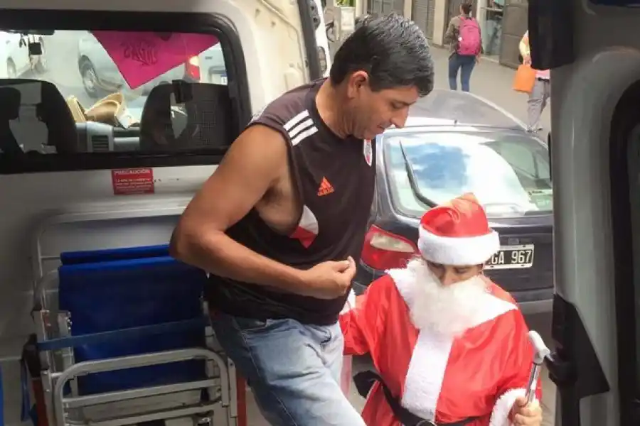 MARÍA LORENA BUCCI. Es chofer del 107 y llevará amor a sus pacientes.