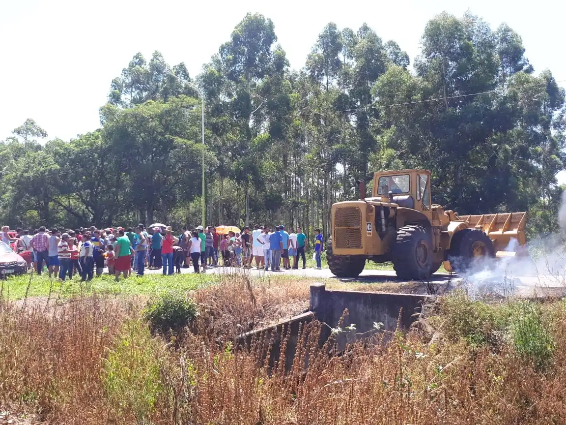 Con máquinas de Vialidad, destruyen casas en terrenos usurpados en El Cadillal