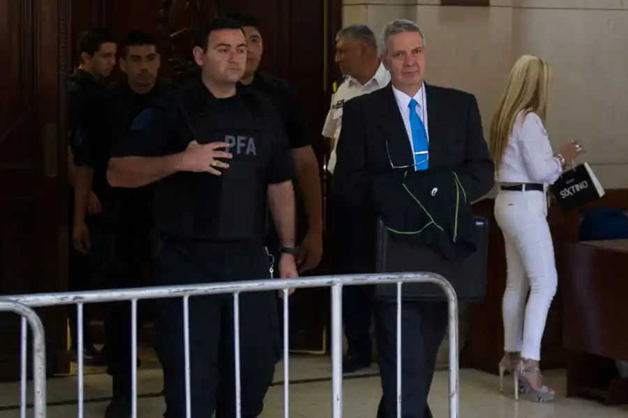 ULTIMA AUDIENCIA. Sánchez se retira custodiado por la Federal.  