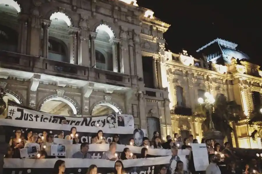 MARCHA. Pidieron justicia por Natalia Vargas en al puerta de la Casa de Gobierno. 