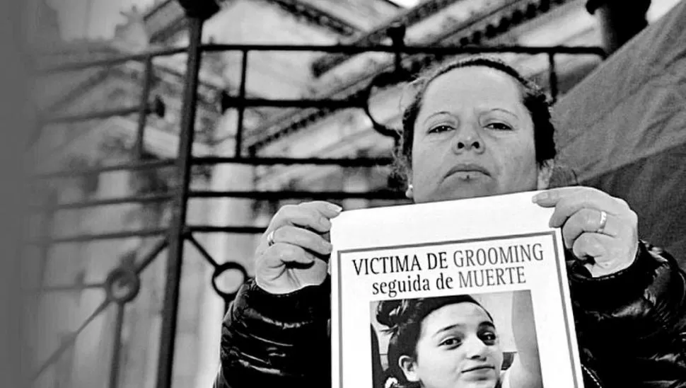 LA MAMÁ DE MICAELA ORTEGA. Mónica Cid perdió a su hija por un caso de acoso virtual. 