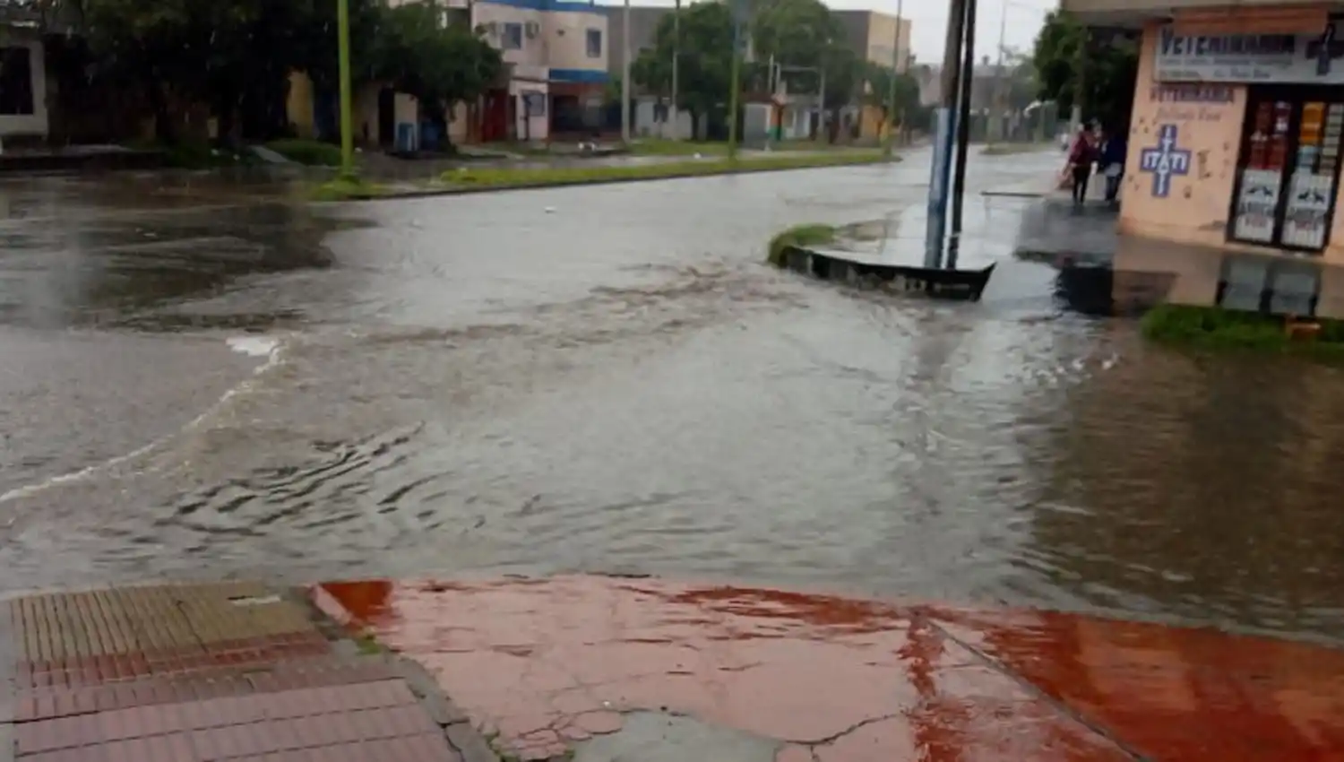 ZONA SUR. Así quedó el cruce de avenida Alem y Larrea.