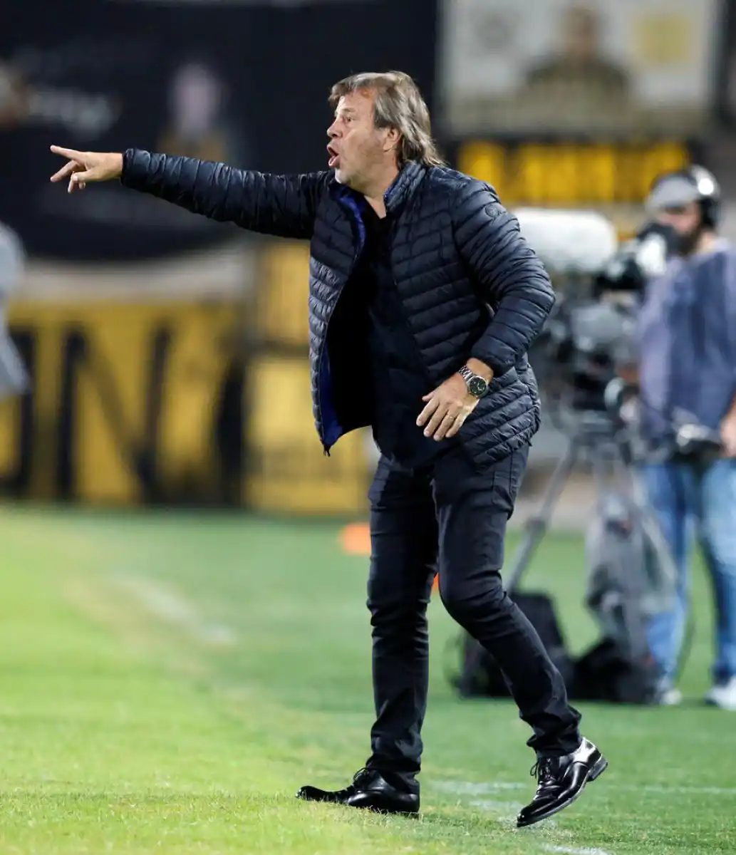 EL ACOMODADOR. Si hay algo que varios de sus colegas le envidian, esa es su serenidad para afrontar los nuevos desafíos que le propone el fútbol. La baja de Acosta es sensible, pero Zielinski ni se inmuta. REUTERS 