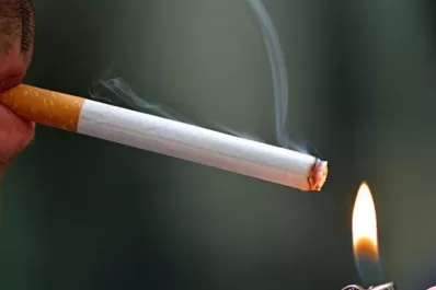 Advierten que las tabacaleras buscan atraer a adolescentes al consumo de cigarrillo