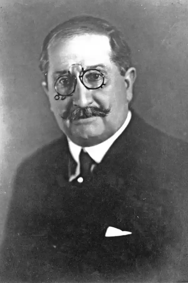 MARCELO T. DE ALVEAR. En el conflicto, optó por sostener a Gondra. Años después, en 1937, lo fotografió LA GACETA conversando con Alfredo Coviello, en Tucumán