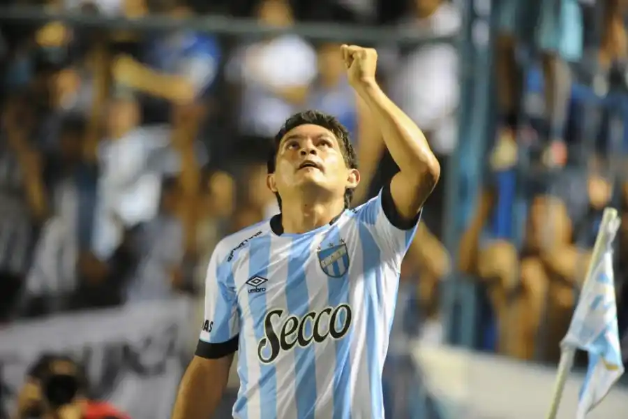 ¿SE IRÁ? Colón asoma en el horizonte de “Pulguita”, que tuvo ofertas desde Chile y Turquía pero no agradaron a Atlético. 